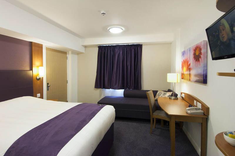 Premier Inn Lymington Exterior foto